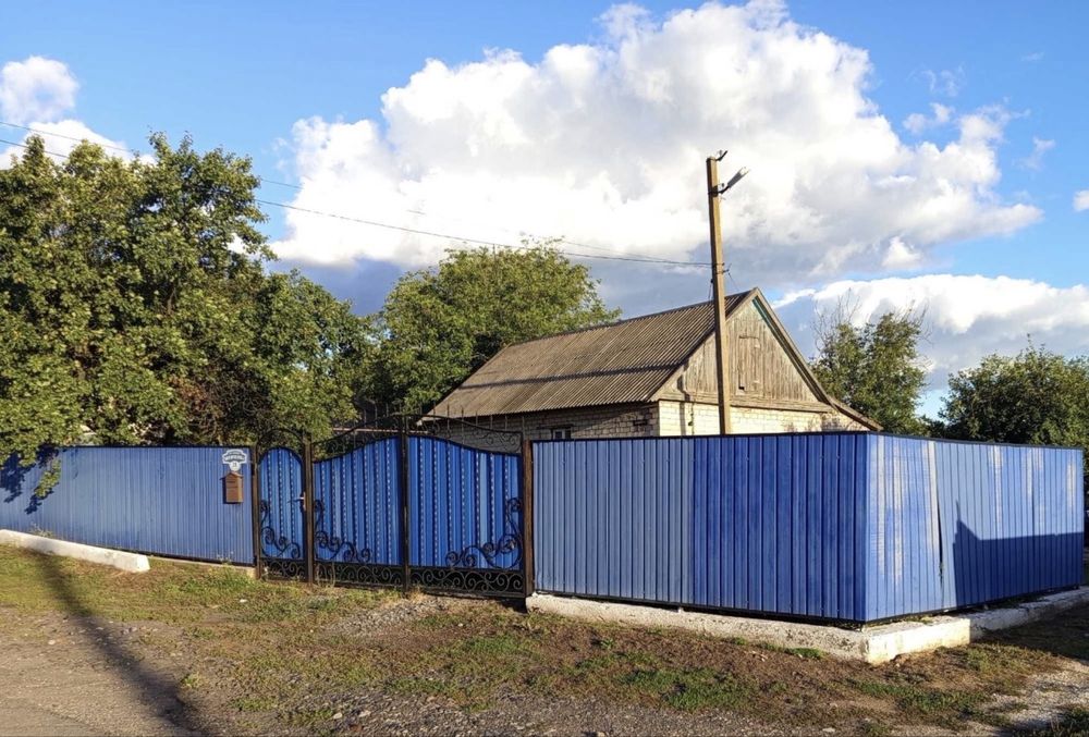 Продаж затишного будинку в центральній частині