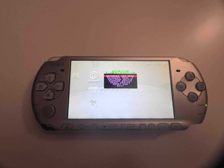 PSP 3000 Mystic Silver, komplet pudełko, nowa bateria, karta 64GB