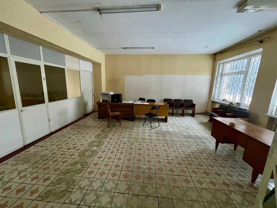 Продаж комерційного приміщення вільного призначення (смт.Березна)