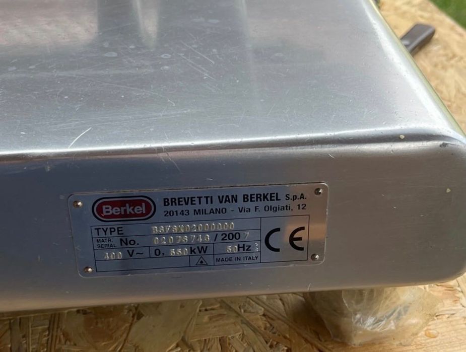 Krajalnica grawitacyjna do wędlin i serów Berkel
