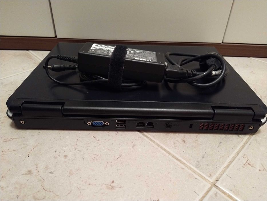 Portátil Toshiba Satellite L40 - para PEÇAS64739403073025122