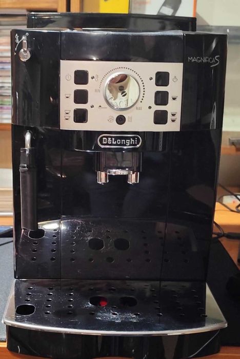 Automatyczny ekspres ciśnieniowy De'Longhi Magnifica S 1450 W czarny