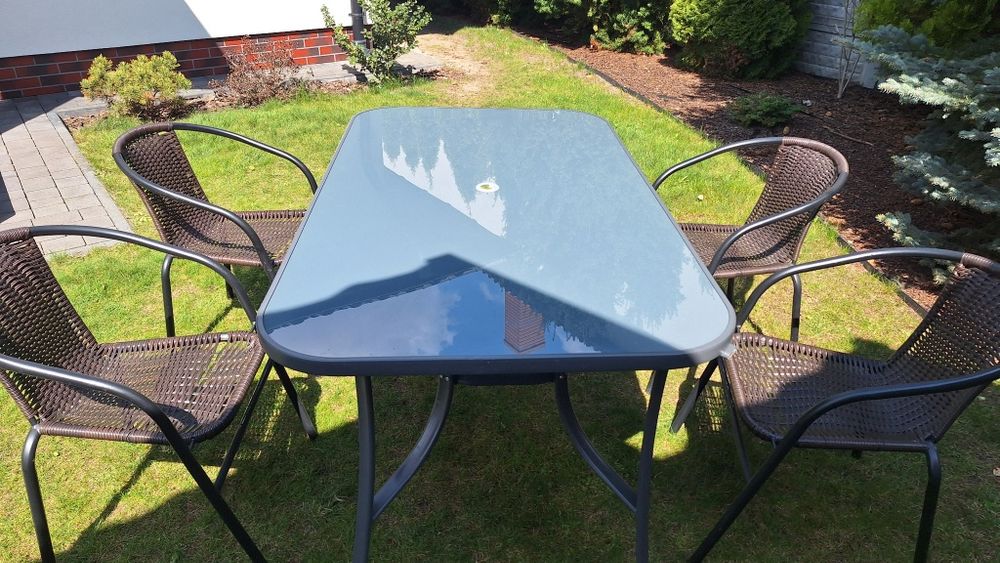 Stół wymiary: 160x90  +  4 szt krzeseł