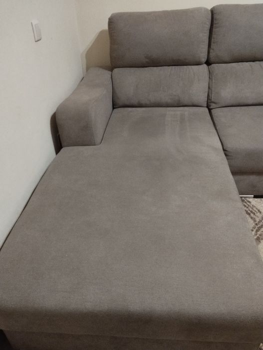 Sofá cor cinza com chaise