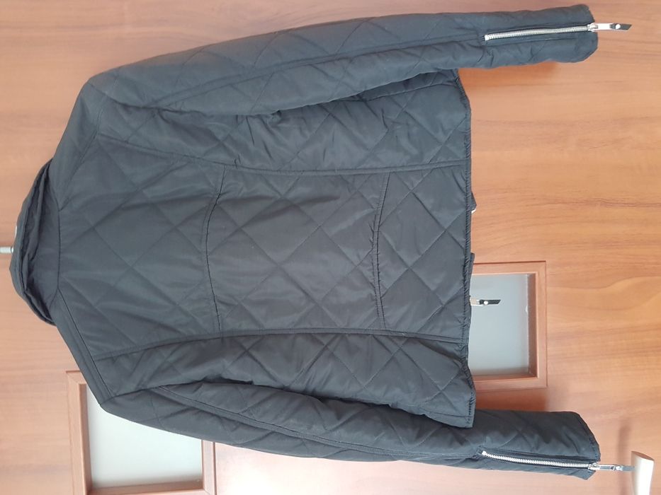 Kurtka czarna RESERVED roz.36
