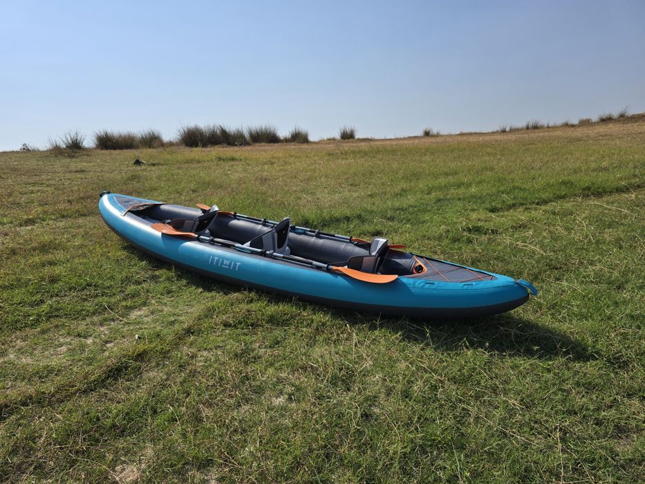 Troco Kayak Itiwik x100 com remos e bomba