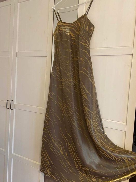 Złota, elegancka suknia z szalem rozm.44