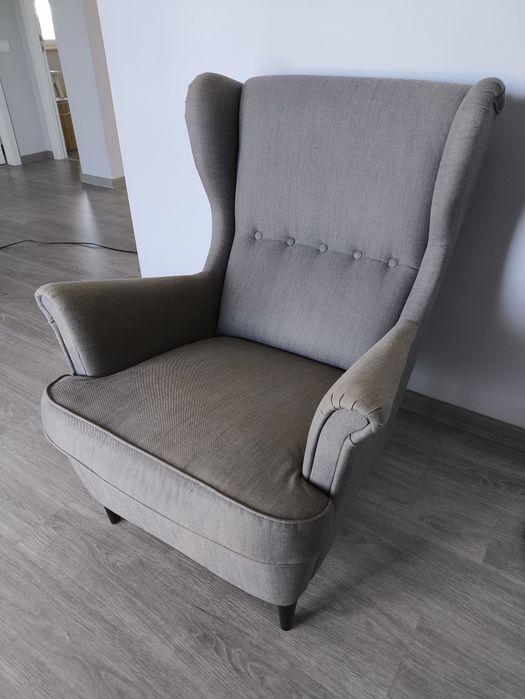 Poltrona IKEA Strandmon cinza
