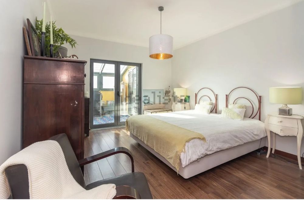 Moradia T4 piscina churrasqueira lote 741 m2