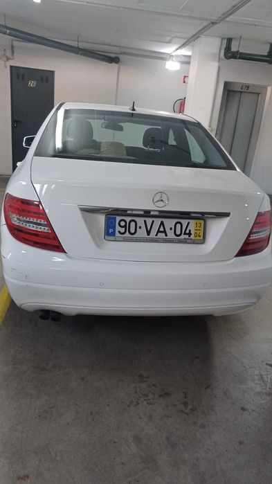 Vende-se Mercedes-Benz C200 CDI 2013