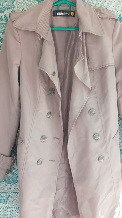 Отдам даром женский плащ