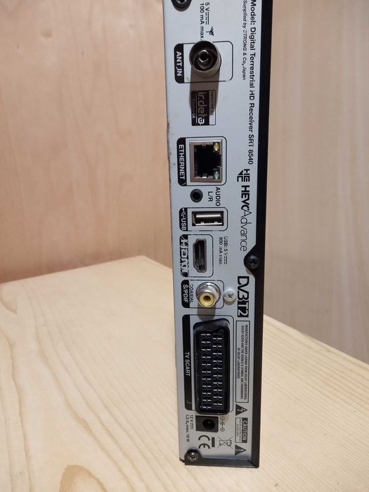 Dekoder DVB-T2 Hevc Strong bez pilota i zasilacza.