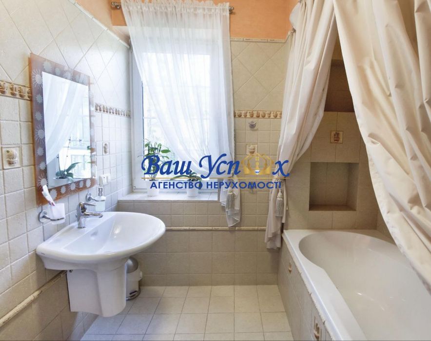 Продажа дома в лесу в городке с озером ,  село Романков.