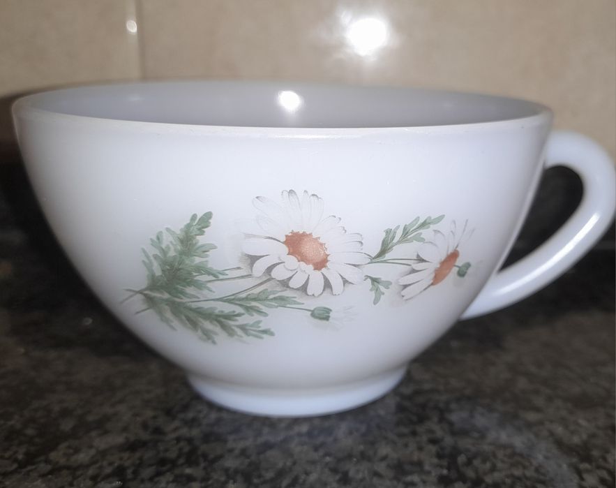 Chávenas vintage com malmequer