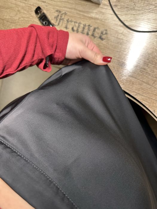 Атласна спідниця