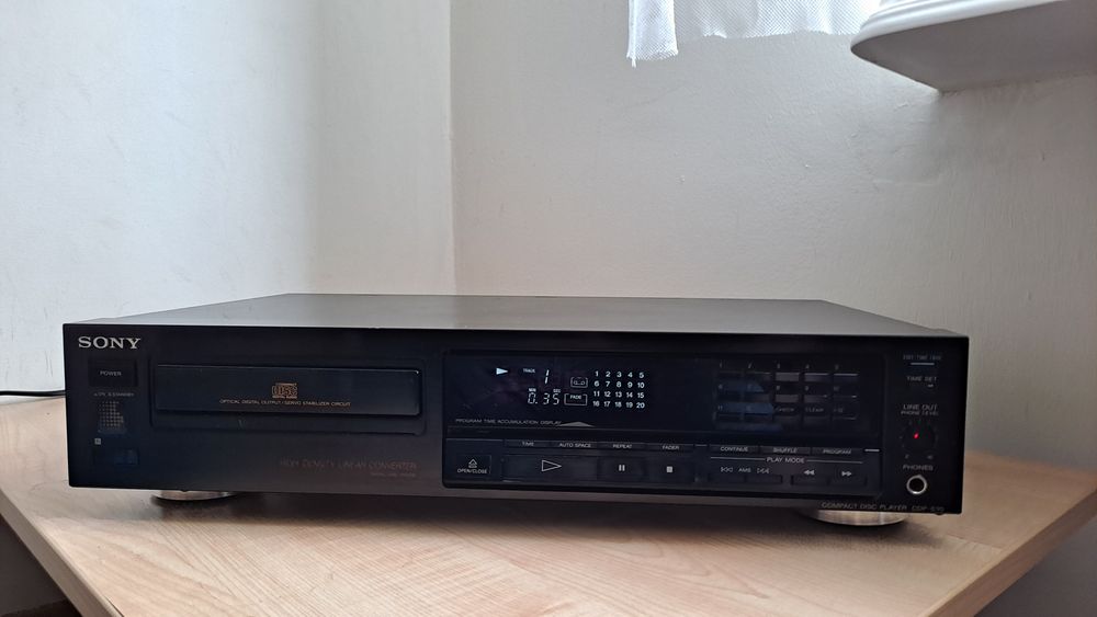 Odtwarzacz CD Sony CDP690 z pilotem