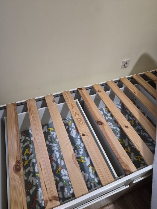 Cama ikea com gavetas e colchao de solteiro