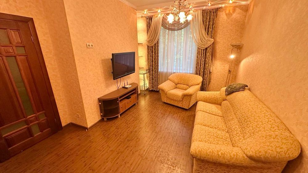 Без% Фото реальні 3к (або 2к за27тис) розд Липки м Печерська Кловська