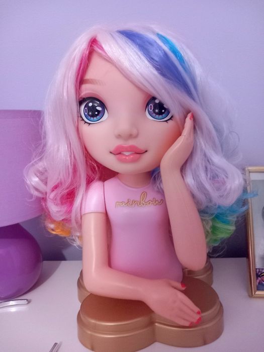 Jak NOWA Rainbow High Głowa do czesania stylizacji