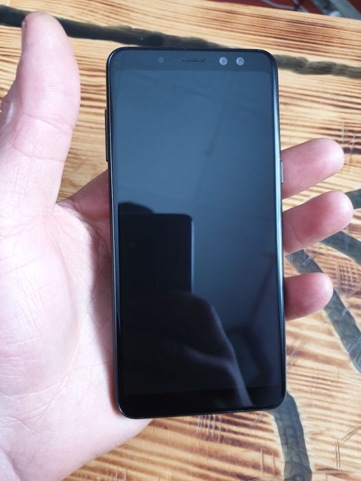 Samsung  Galaxy А8 з пам'яттю 4/32гб