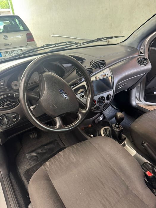Ford focus 1.8tdci coupe 5lugares