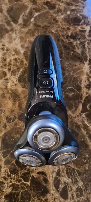 Máquina de barbear Philips serie 6000