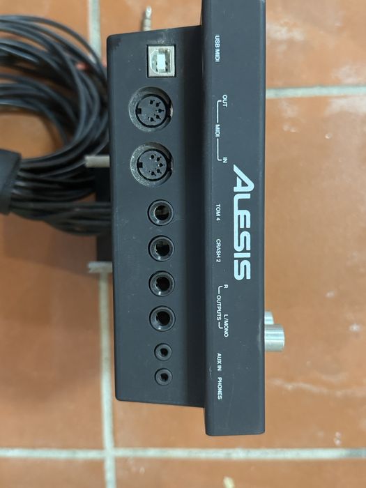 Modulo Alesis Command445796465813770243