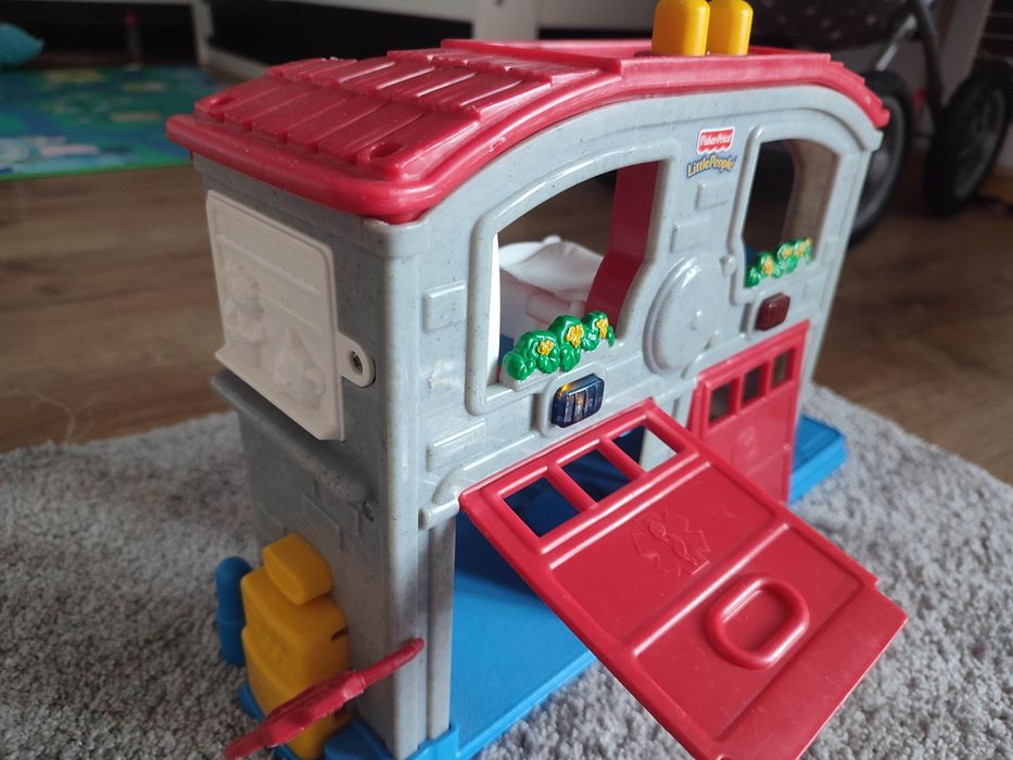 Strażnica Fischer Price grająca Zabawka na Strażacki wóz