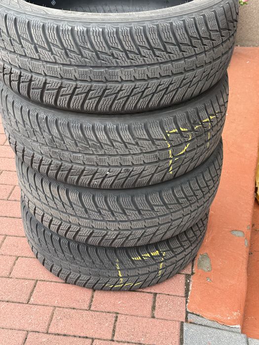 Nokian opony zimowe 215 55 R18