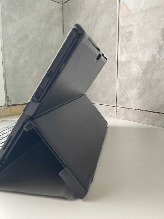 Microsoft Surface Pro 6 + Teclado + Caneta