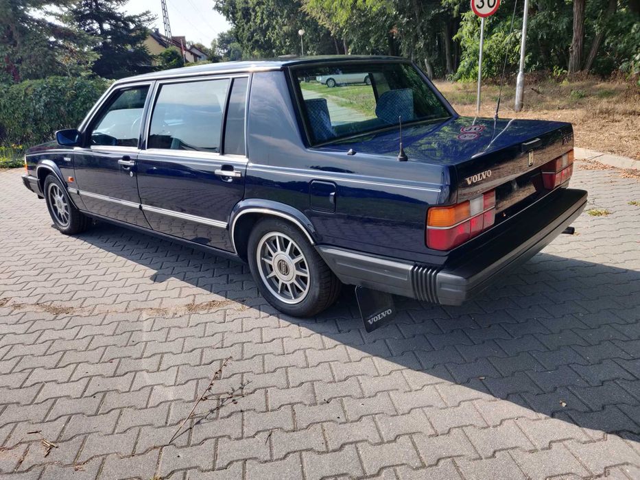 Volvo 760 GLE  "halblang"