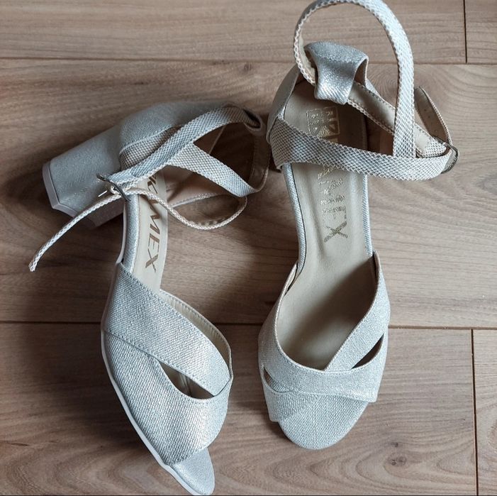 Buty na obcasie nowe 37