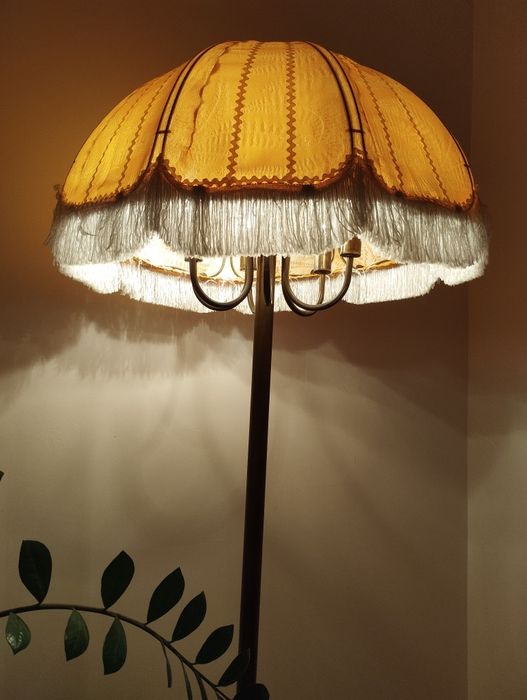 Mosiężna lampa podłogowa Hollywood Regency 6 punktów świetlnych Oryginał