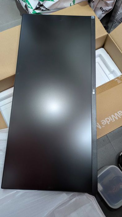 29" LG Ultrawide Monitor 29WP500