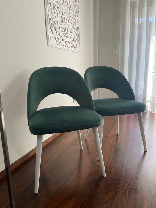 Par de cadeiras estofadas como novas