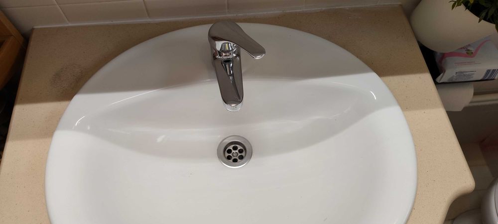 Móvel de casa de banho com lavatório