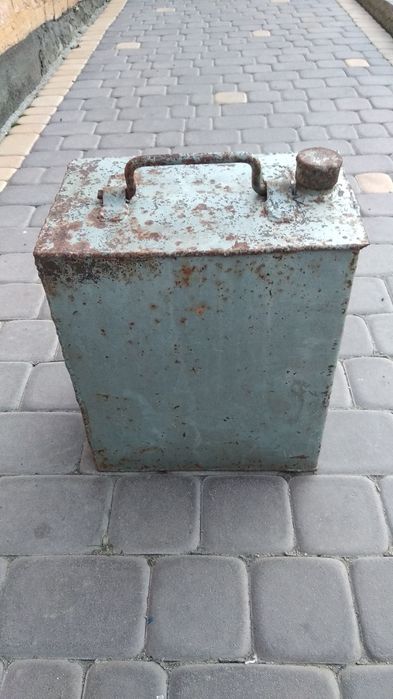 Продам каністру 20л.(саморобна)