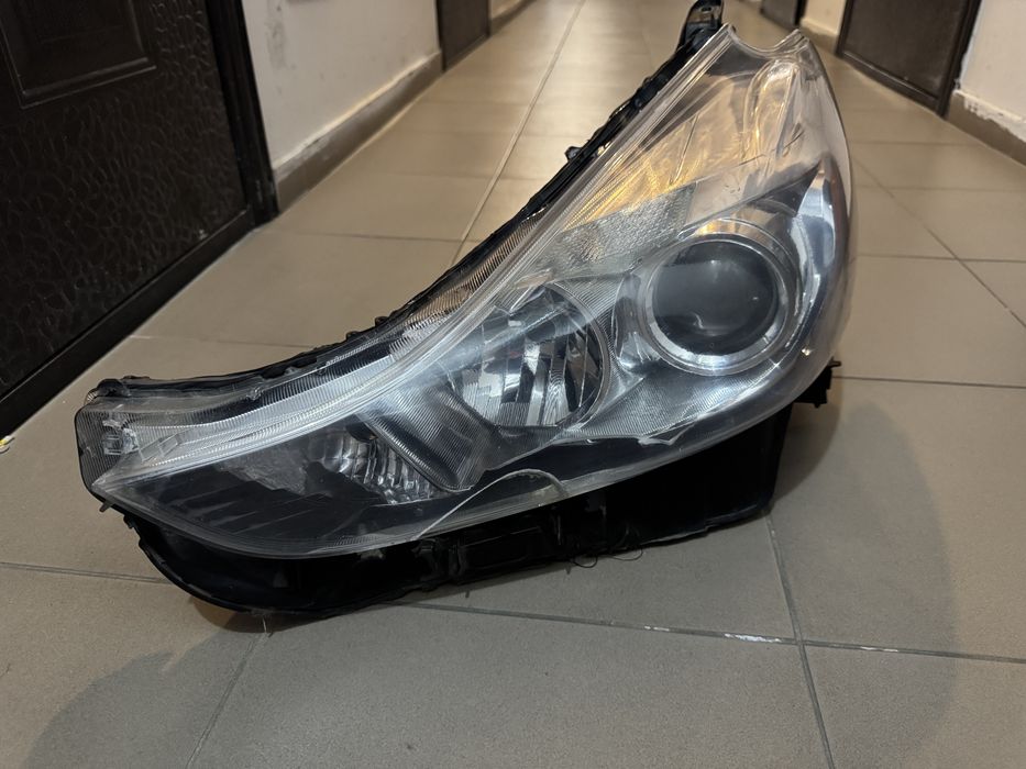 Фара prius v