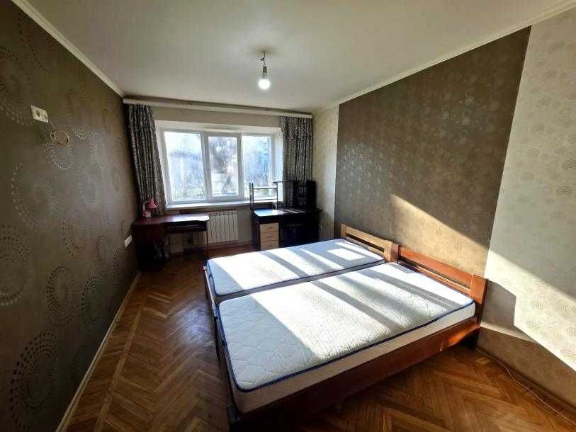 Продам  3-комнатную квартиру Салтовка, район 24-х Этажки.