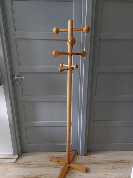 wieszak lata 70-te vintage drewniany stojący