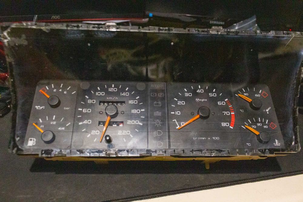 Material Peugeot 205 usado