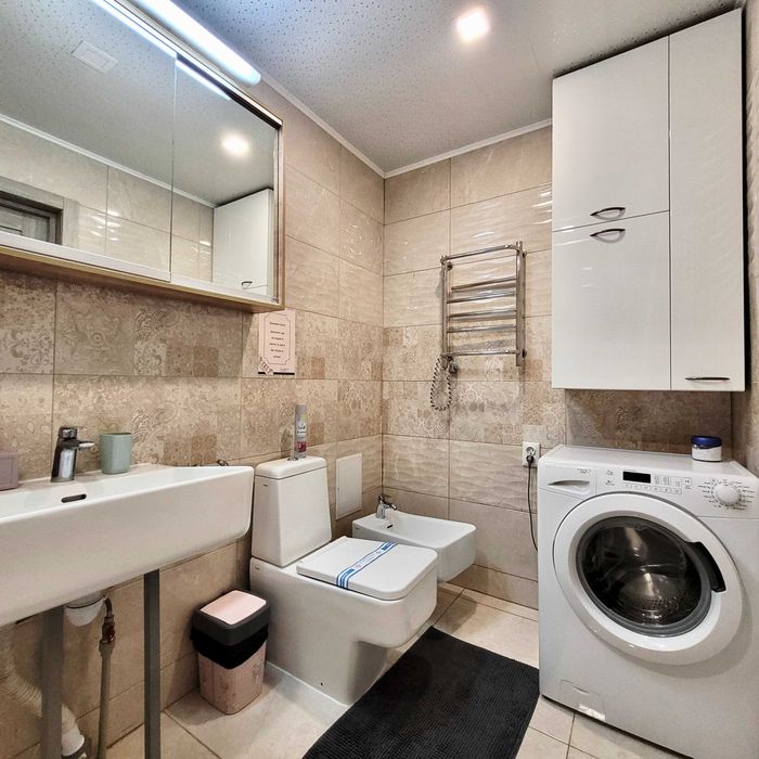 ApartPoltava Дизайн. Апартаменти з ПАНОРАМНИМ балконом