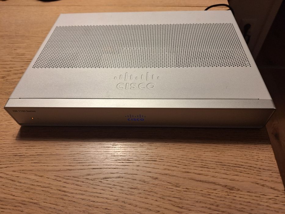 Router Cisco C1111-8P