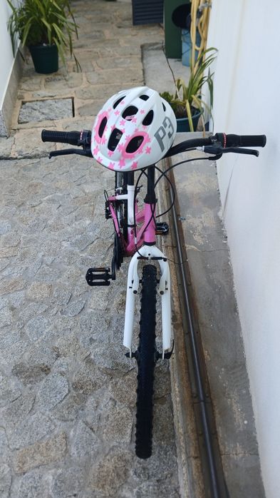 Bicicleta menina roda 20 + Capacete