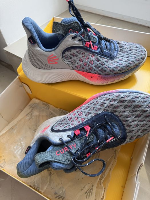 Продам кросівки Under Armour  CURRY9