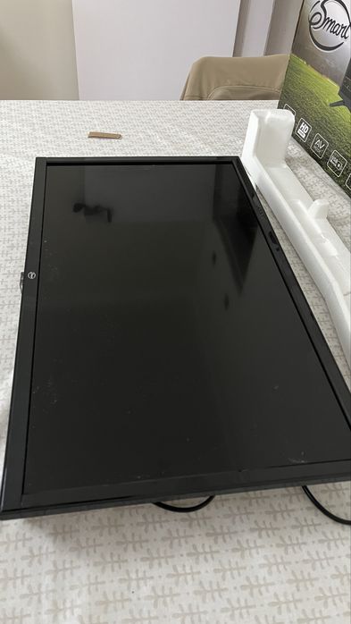 Vendo TV 24 em boas condições.