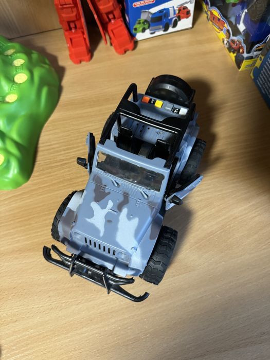 Джип; машинка; дитяча іграшка; машина