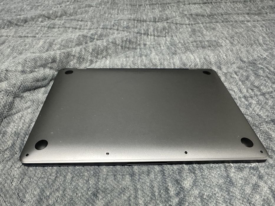 MacBook pro 13 2020 i5 8/256