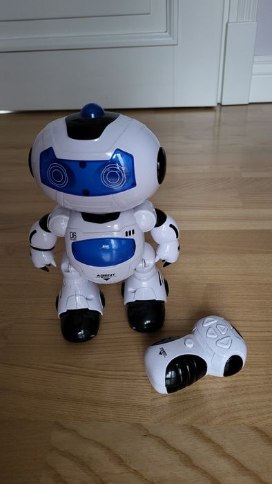 Robot Pilot TAŃCZY, zdalnie sterowany