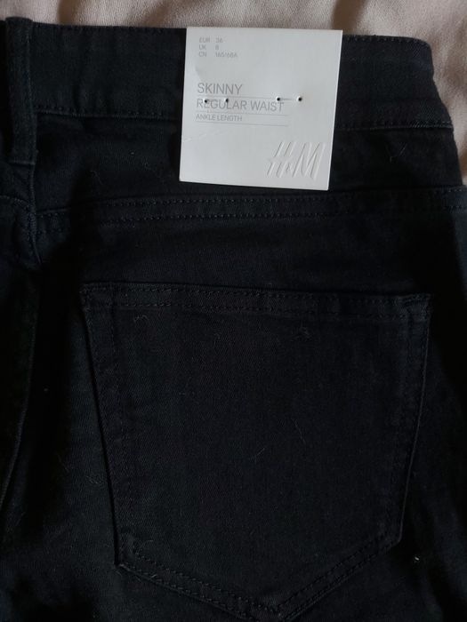 Calças de ganga skinny Regular Waist Ankle Length, novas, pretas, 36 H